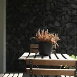 Jesionowa Homely Apartment With Garden