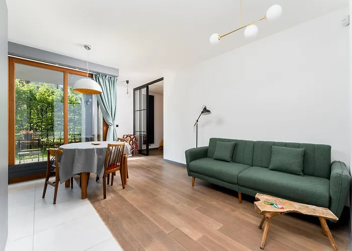 Jesionowa Homely Apartment With Garden