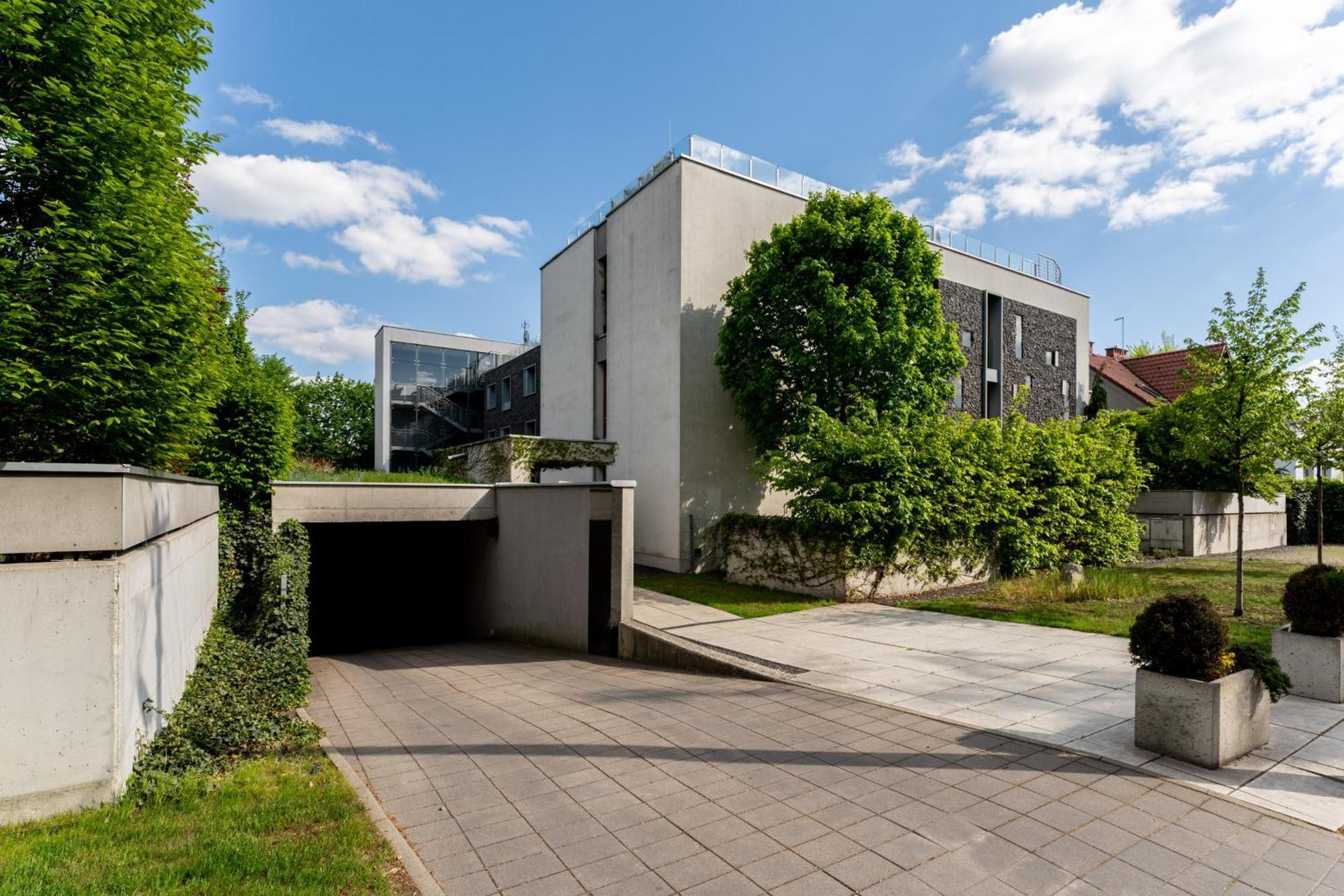 Apartment Jesionowa Homely With Garden Krakau